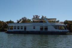 House-Boat-Windows-2